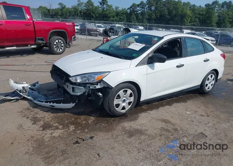 2016 Ford Focus S из США, поврежденный, VIN 1FADP3E2XGL242513